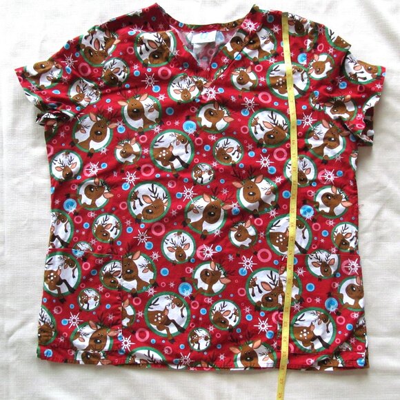 Scrub top winter theme - Picture 5 of 10